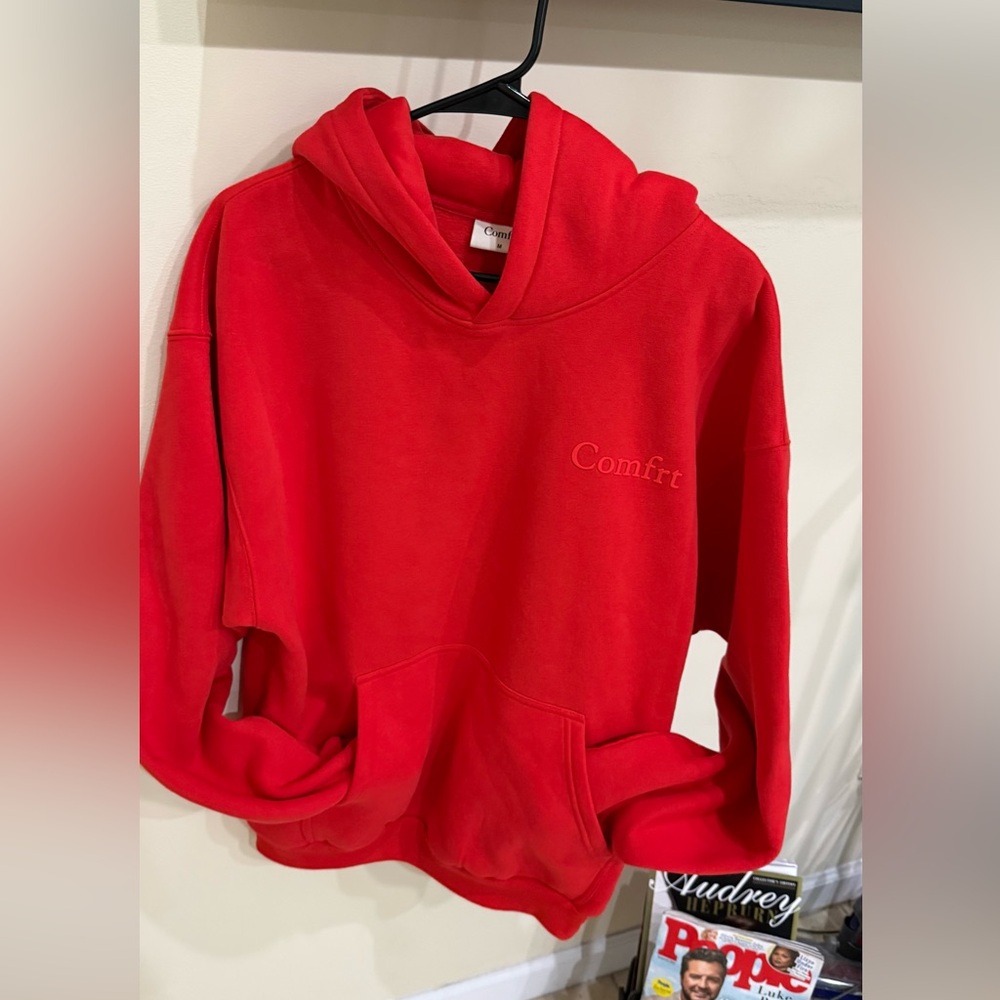Available!!
Comftr - Red Hoodie / Sweatshirt and sweatpants. 
This is a set.